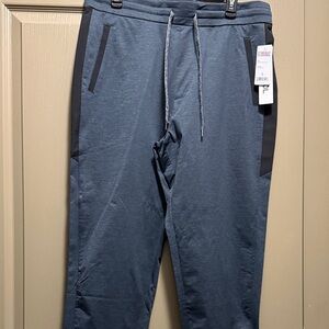 32 HeatCool Athletica Men's Slate Blue Joggers
Size Large